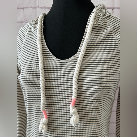 Miss Chievous Striped Gray and White Women's Pull Over Hoodie Size Small Casual - Picture 2 of 6